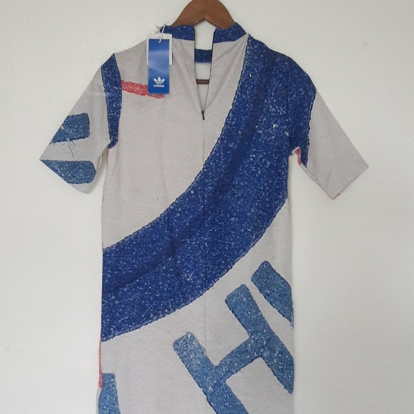 🆕️ADIDAS ORIGINALS Dress T-Shirts sz XS. - Picture 4 of 8